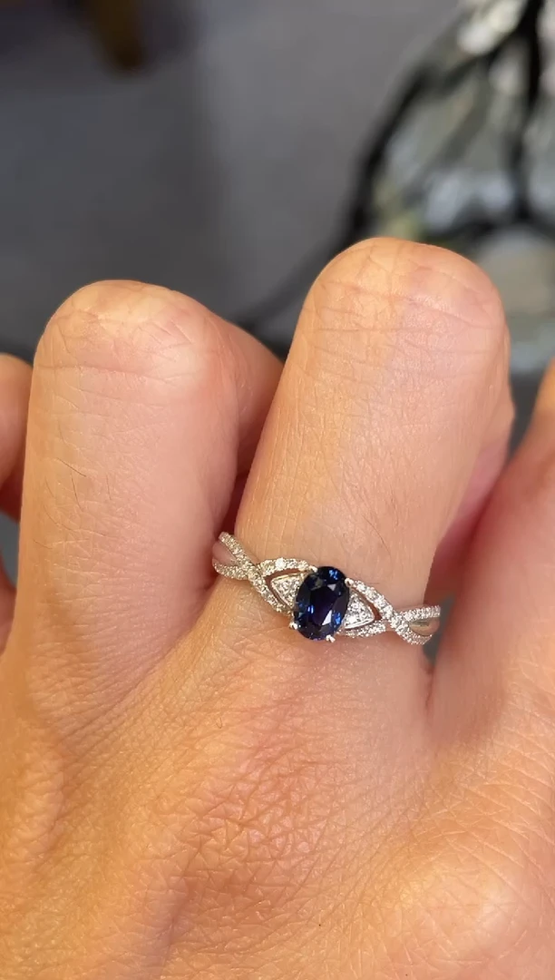 戒指蓝宝石18K金镶嵌主石：0.78ct