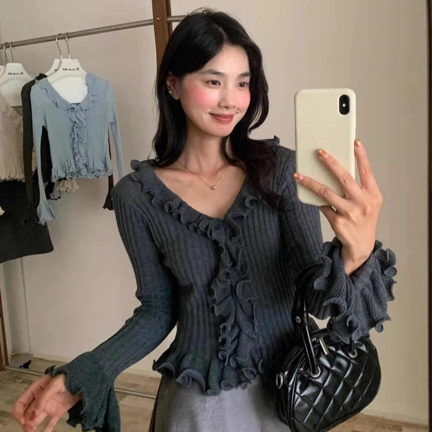 韩版甜美木耳边修身针织衫2025秋季新款纯欲V领收腰显瘦百搭毛衣