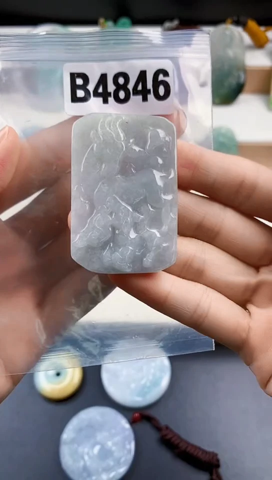 颈饰未镶嵌翡翠天然翡翠吊坠挂件