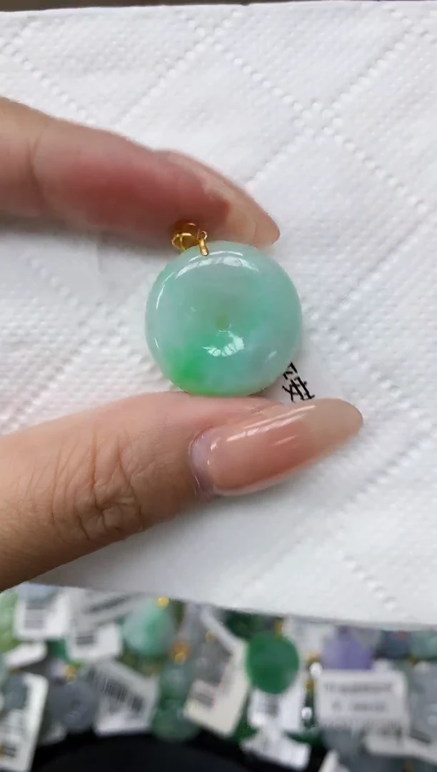 颈饰18K金镶嵌翡翠11111111111
