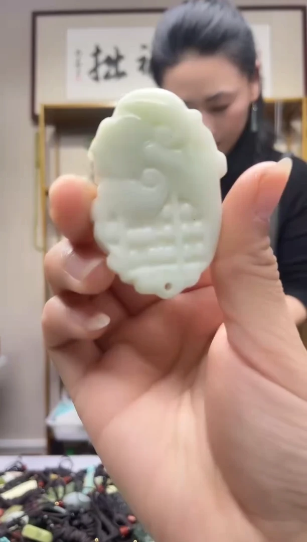 未镶嵌岫玉吊坠·