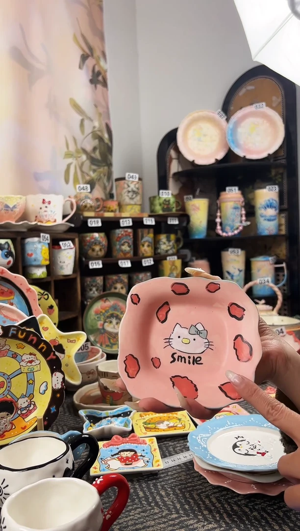 景德镇设计款手绘杯杯