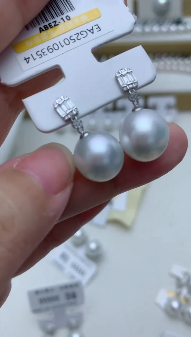 18K金镶嵌海水珍珠耳饰w45