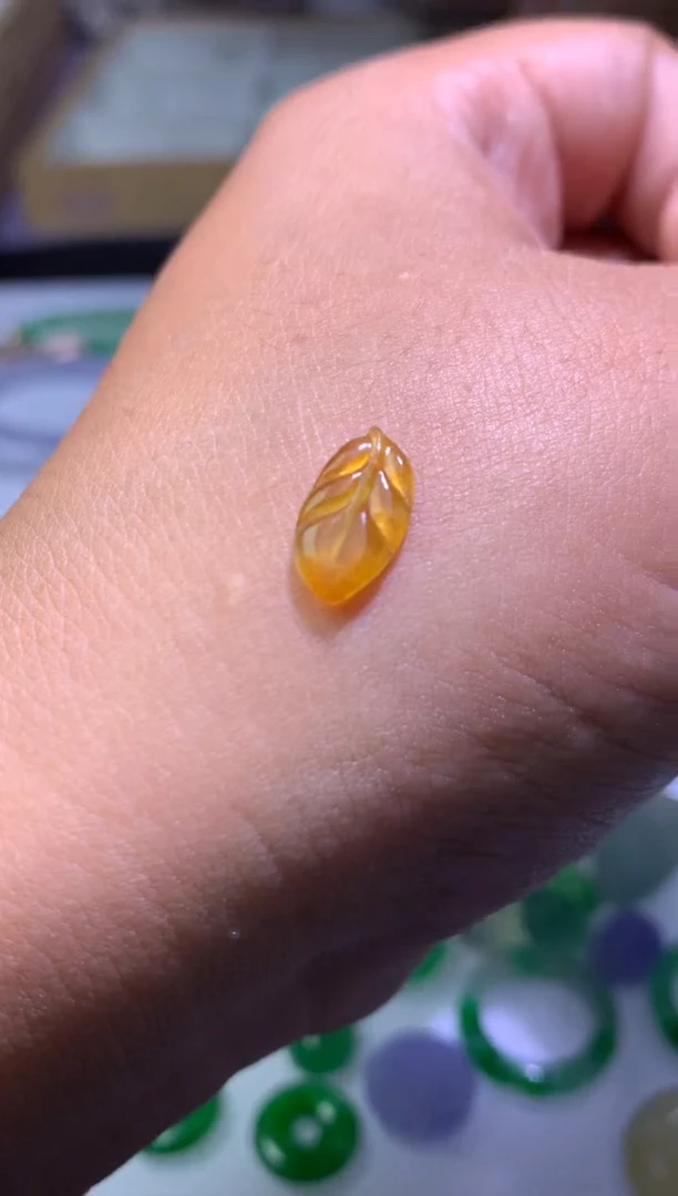 未镶嵌定制翡翠毛货