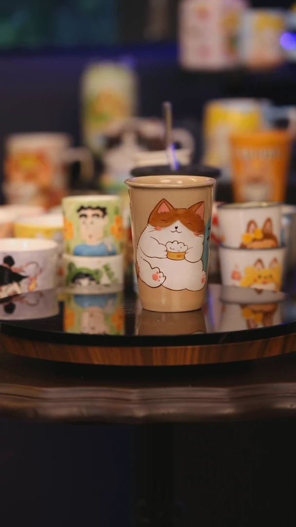 【闪购商品】摆件景德镇釉下彩绘设计师款式陶瓷