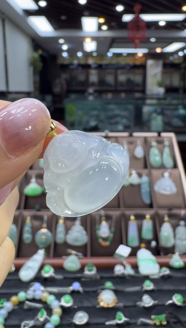 颈饰18K金镶嵌翡翠大*?佛公