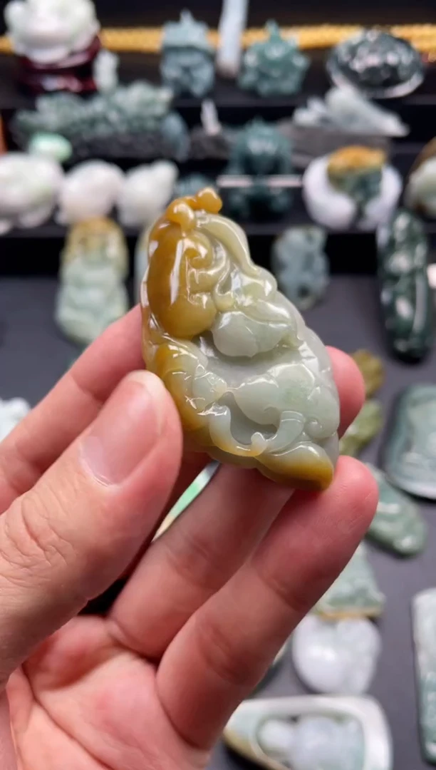 颈饰未镶嵌翡翠30  天然翡翠a货  蝙蝠