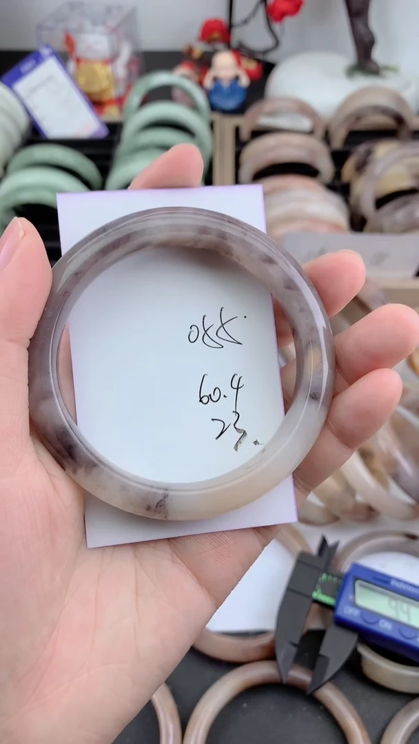 未镶嵌手镯石英质玉055