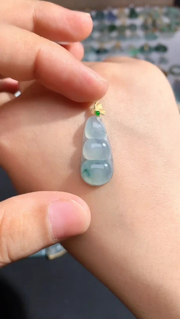 颈饰18K金镶嵌翡翠20250930060