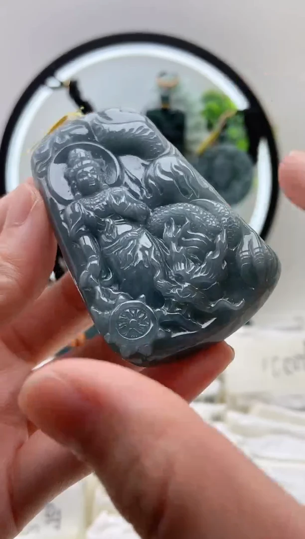 翡翠未镶嵌颈饰观音