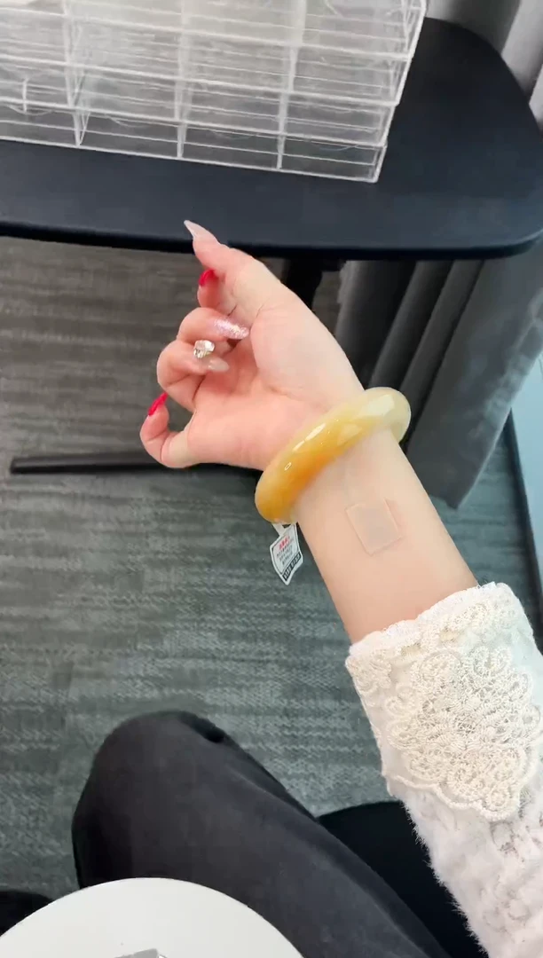 未镶嵌手镯石英质玉5.60