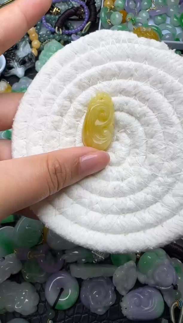 颈饰未镶嵌翡翠缅甸翡翠吊坠