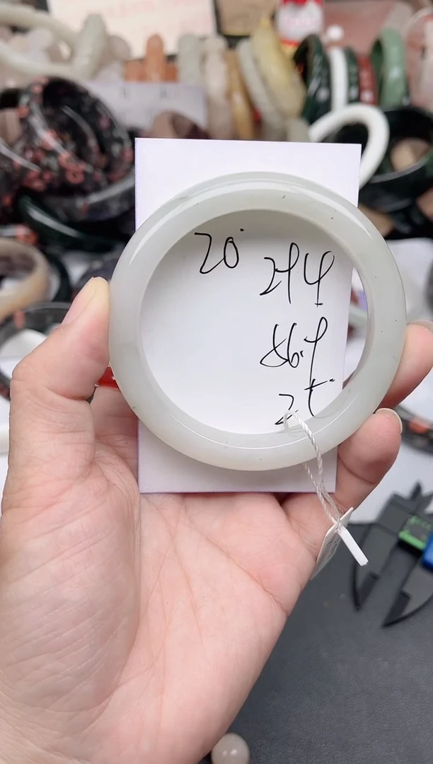 未镶嵌手镯石英质玉294