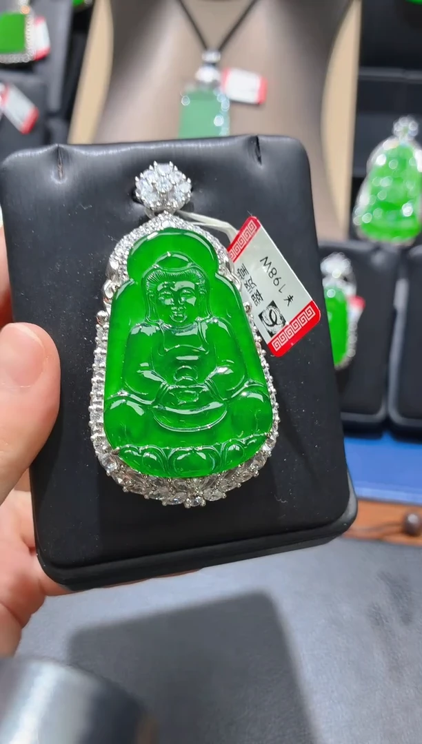 翡翠未镶嵌颈饰天然K28