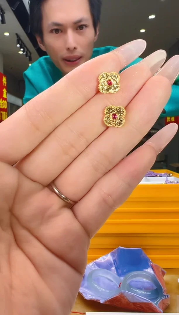 【闪购商品】红宝石耳饰足金镶嵌【SG】0126005