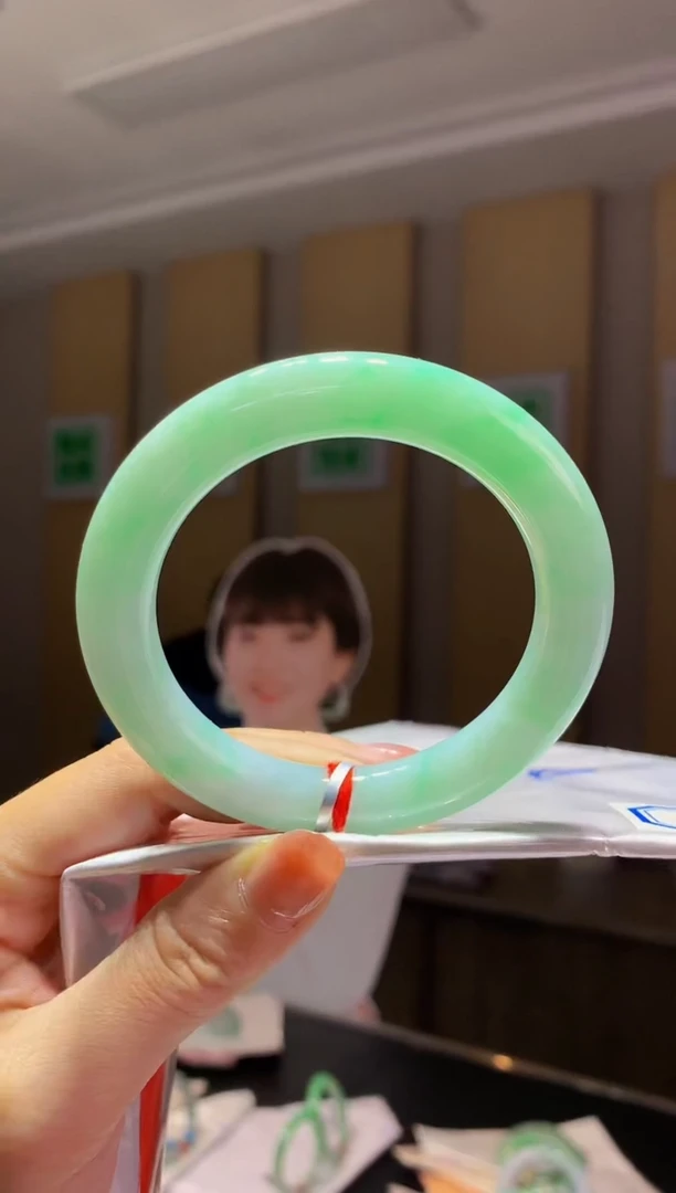 未镶嵌手镯翡翠- K62圈口 56.3