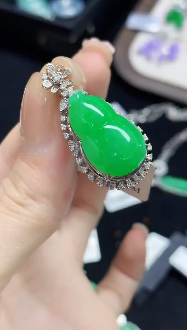 吊坠(不含链)18K金镶嵌翡翠LSR