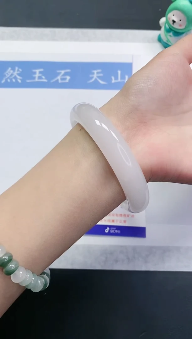 【闪购商品】石英质玉手镯未镶嵌B219-60+