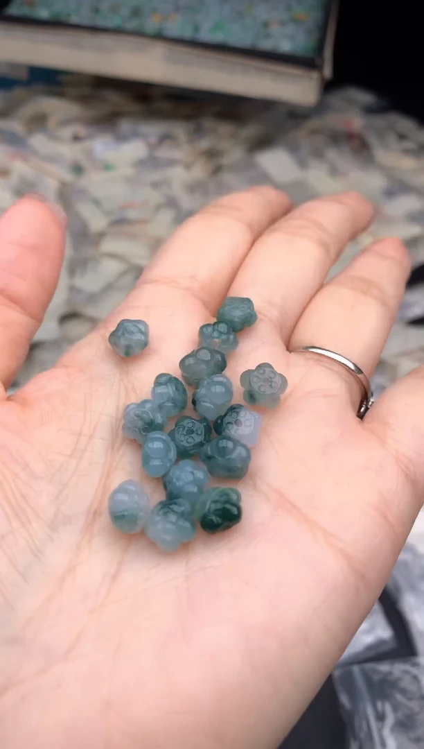 翡翠挂件未镶嵌多样性发货(发一个）