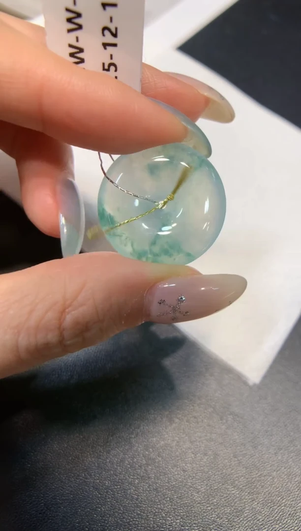 颈饰未镶嵌翡翠平安扣