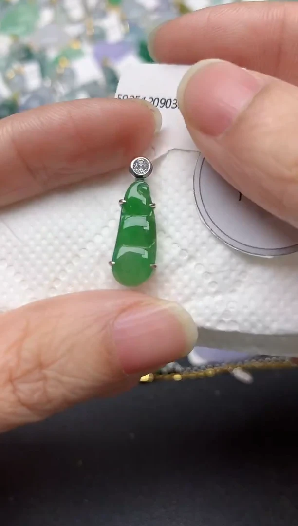 颈饰未镶嵌翡翠天然缅甸A货翡翠