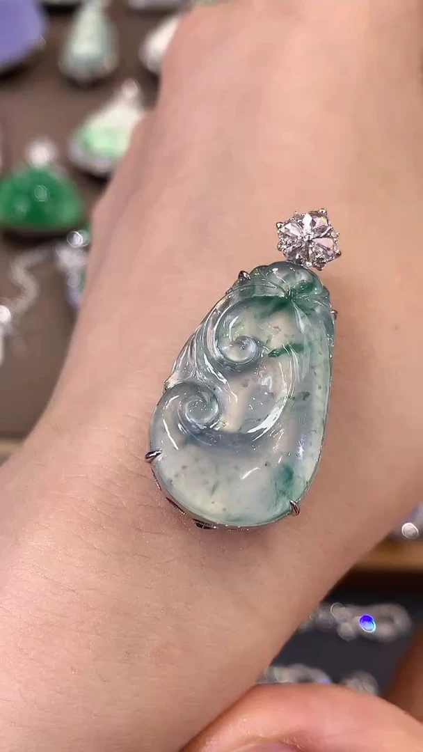 翡翠18K金镶嵌吊坠(不含链) C148