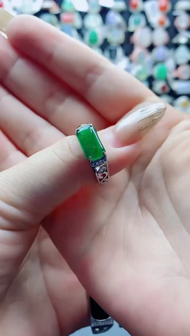 未镶嵌戒指翡翠飞*镝天然翡翠男戒