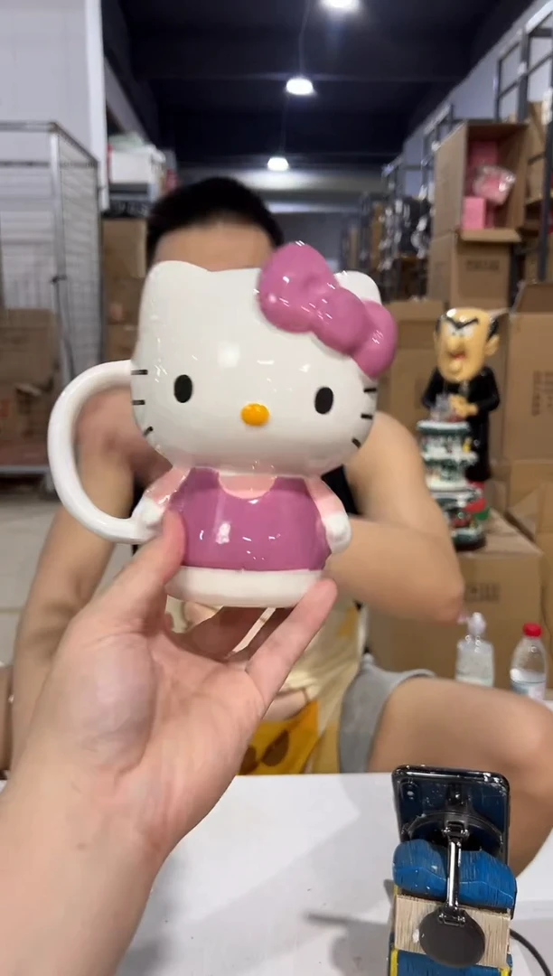 瓷片粉色kt全身杯 陶瓷