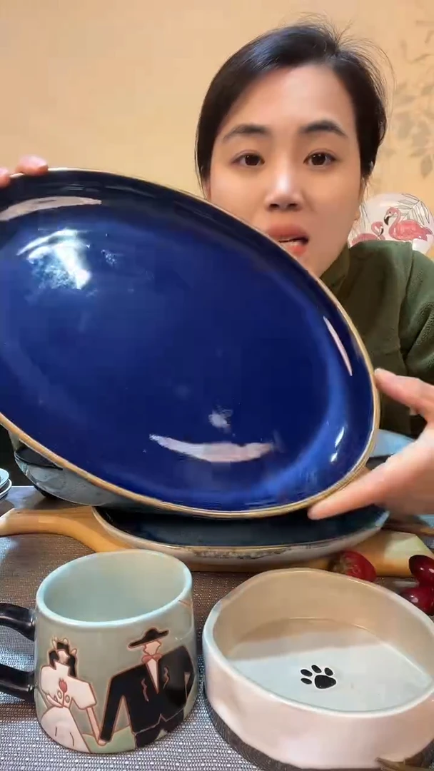 【闪购商品】瓷片蓝色鱼盘 微瑕介意勿拍