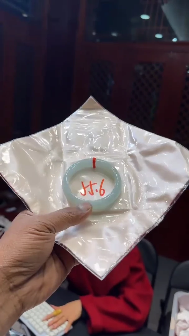 【闪购商品】翡翠手镯未镶嵌手镯