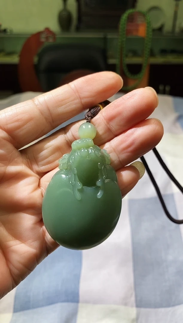 未镶嵌和田玉把件张*和田玉龙龟把件