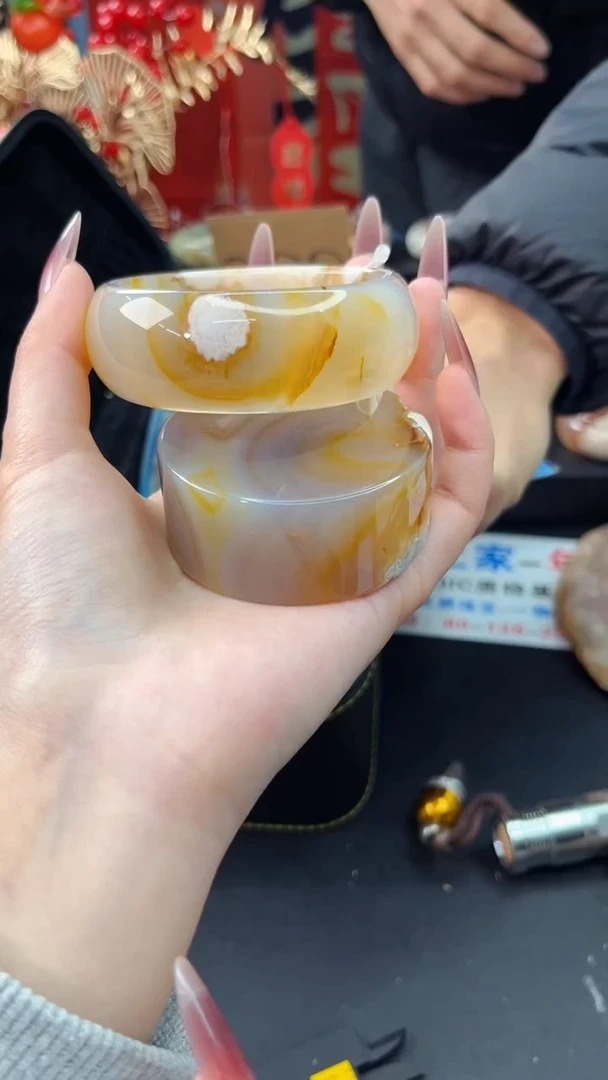 【闪购商品】石英质玉手镯未镶嵌赠送镯心（60圈口）