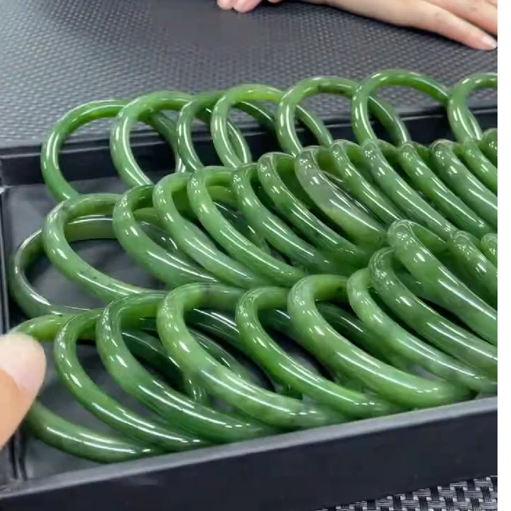 【老郑家】和田玉手镯一支(多样性发1件)微黑点