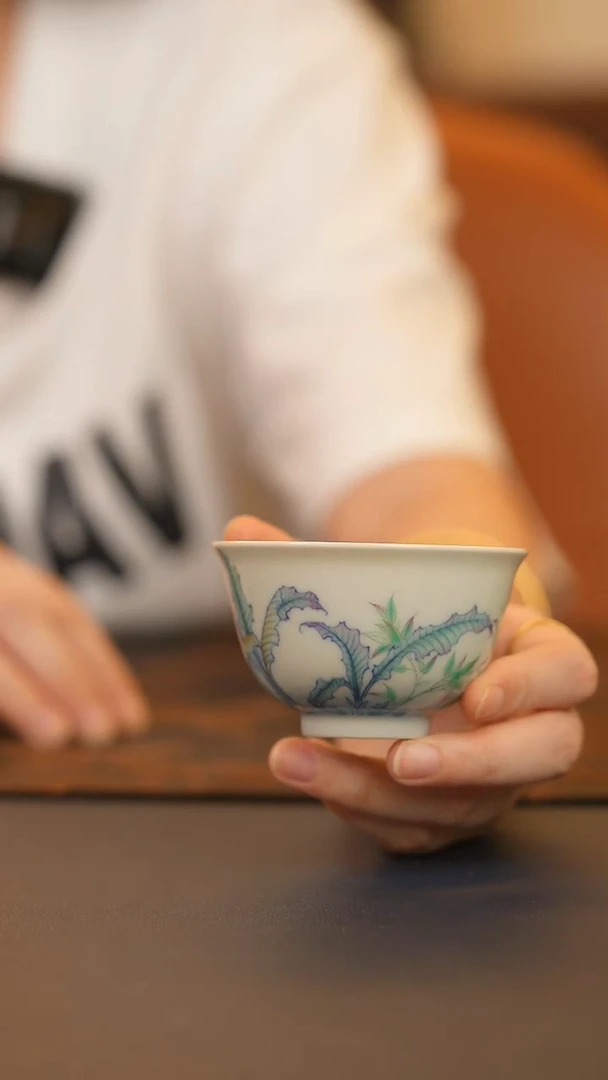 晴山素华雨打芭蕉撇口杯