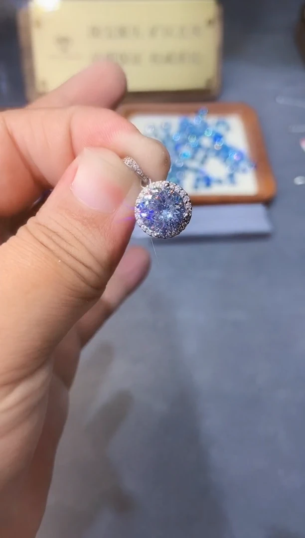 银S925镶嵌颈饰海蓝宝石....