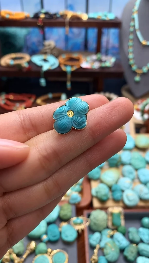 18K金镶嵌绿松石挂件高瓷精工花卡子