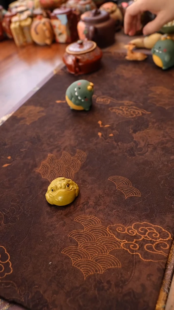 茶壶紫砂段泥金蟾