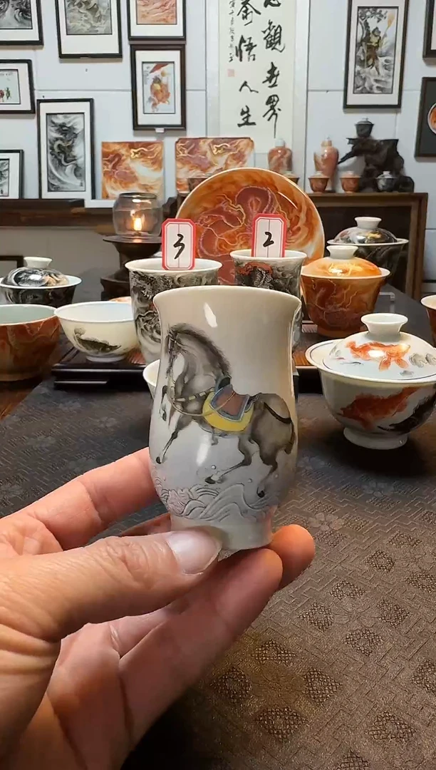 唐马画片闻香杯1个低头