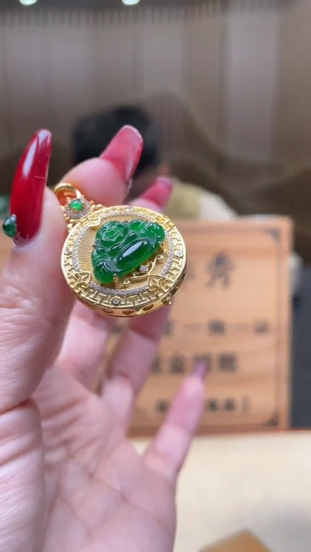 【闪购商品】翡翠颈饰未镶嵌      *A19 (只发一件)