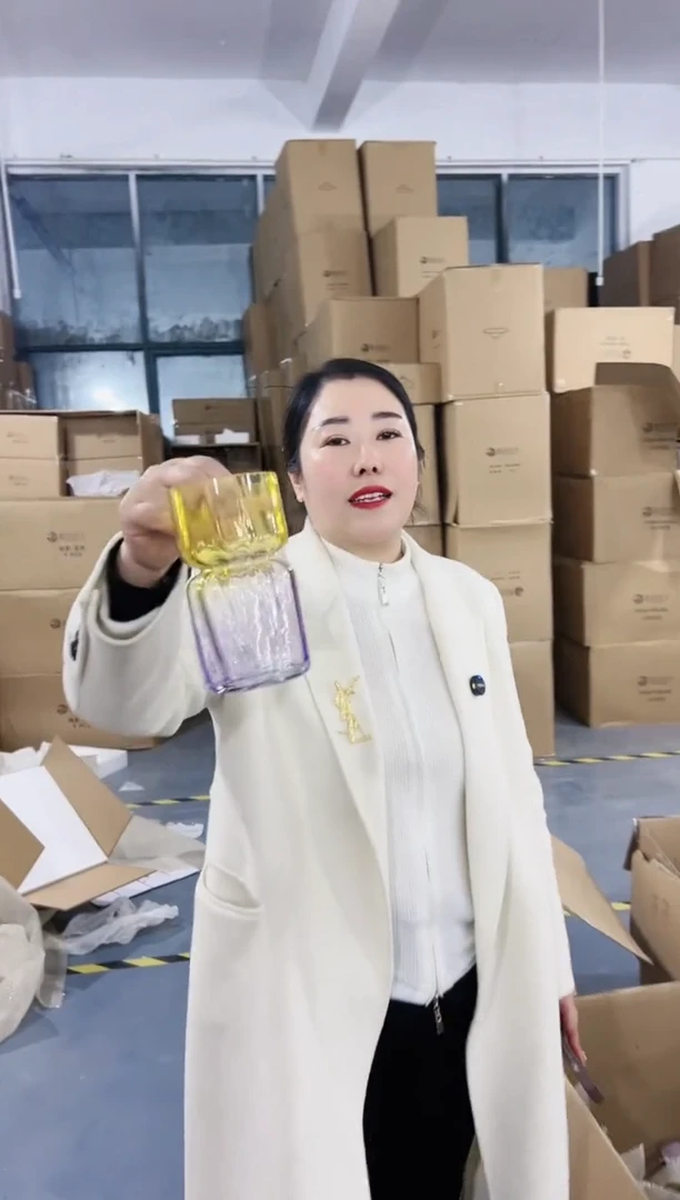 【闪购商品】玻璃花伴你花瓶-微瑕-FUVBN