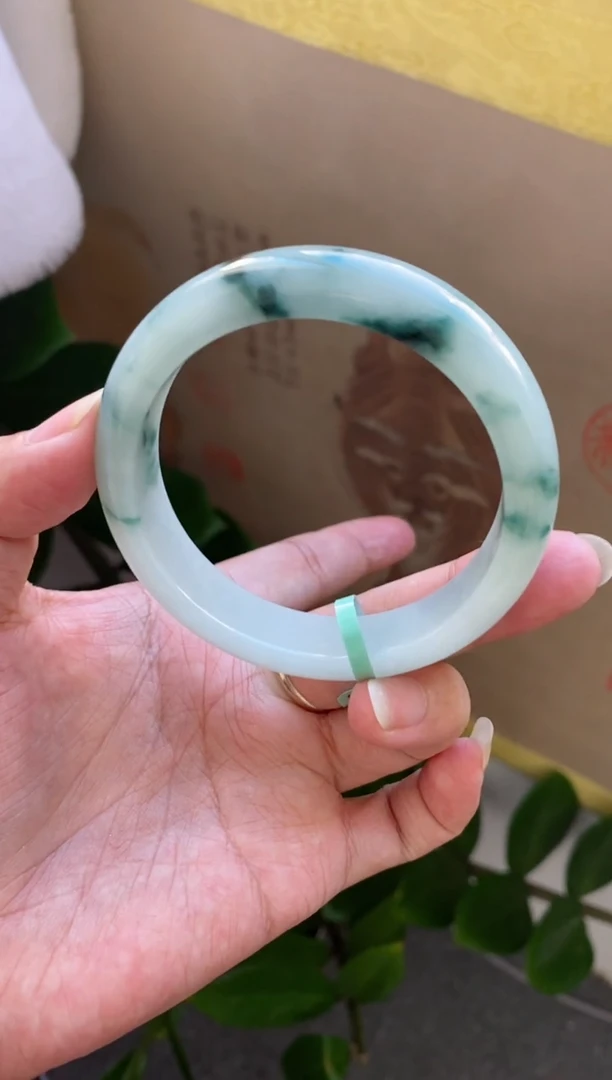 【闪购商品】翡翠手镯未镶嵌（冰胶飘花）33号