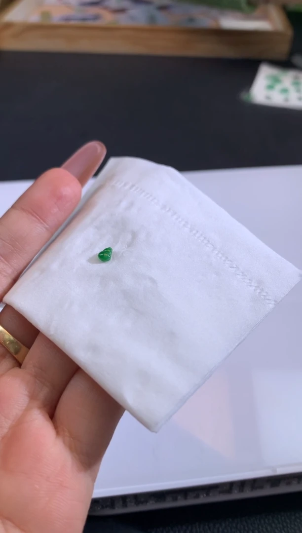 【闪购商品】定制翡翠未镶嵌翡翠