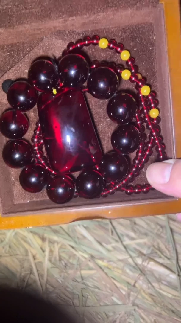 未镶嵌血珀手串闪购高端商品链接