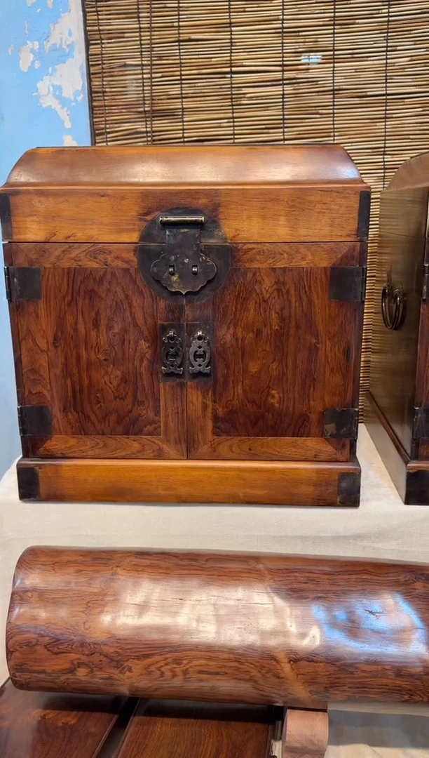 木丹黄花梨 大官皮箱