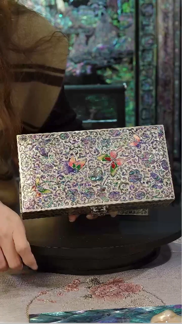 黑金鲍底·弘贝雅螺钿漆器文化馆