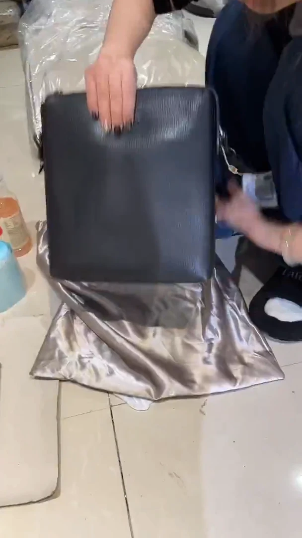 头层牛皮300品牌男包清货中（不要卡单，理性消费）