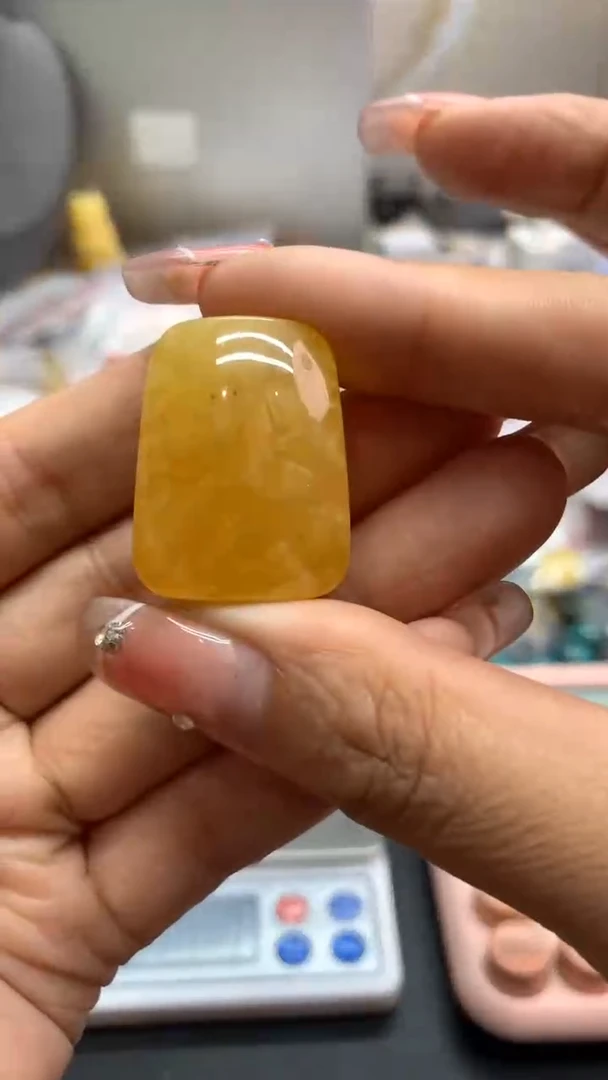 未镶嵌琥珀珠宝奇石878