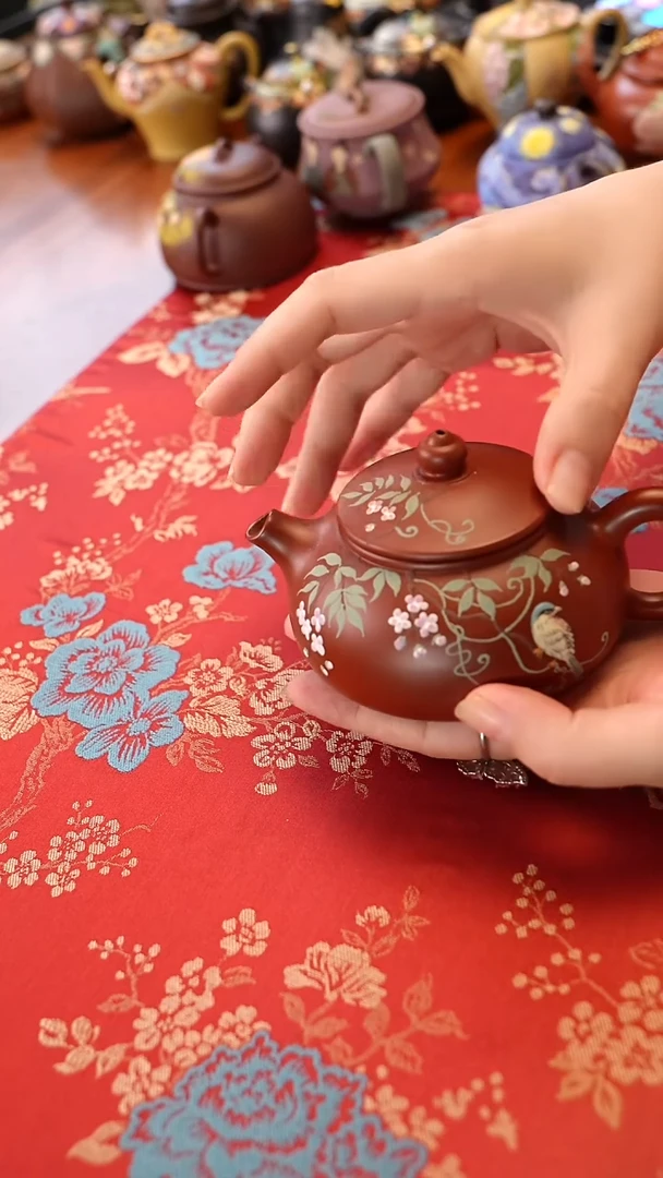 宜兴紫砂紫藤花寒江