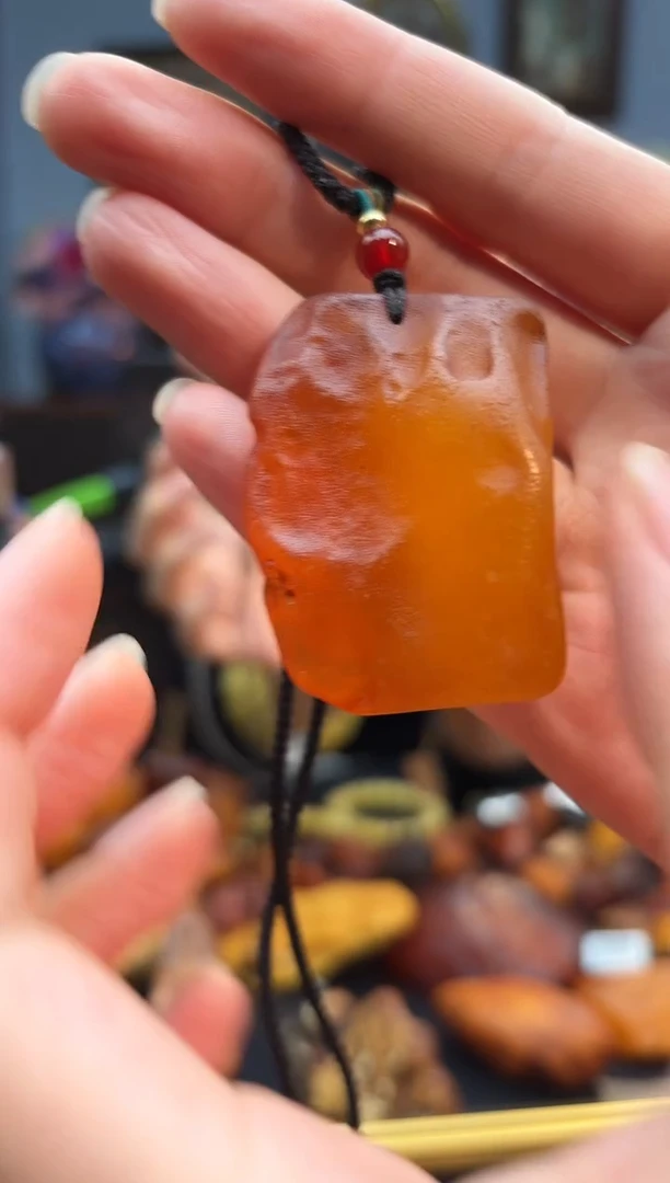 琥珀颈饰未镶嵌吊坠
