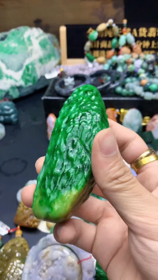 颈饰未镶嵌翡翠王***只天然A货翡翠